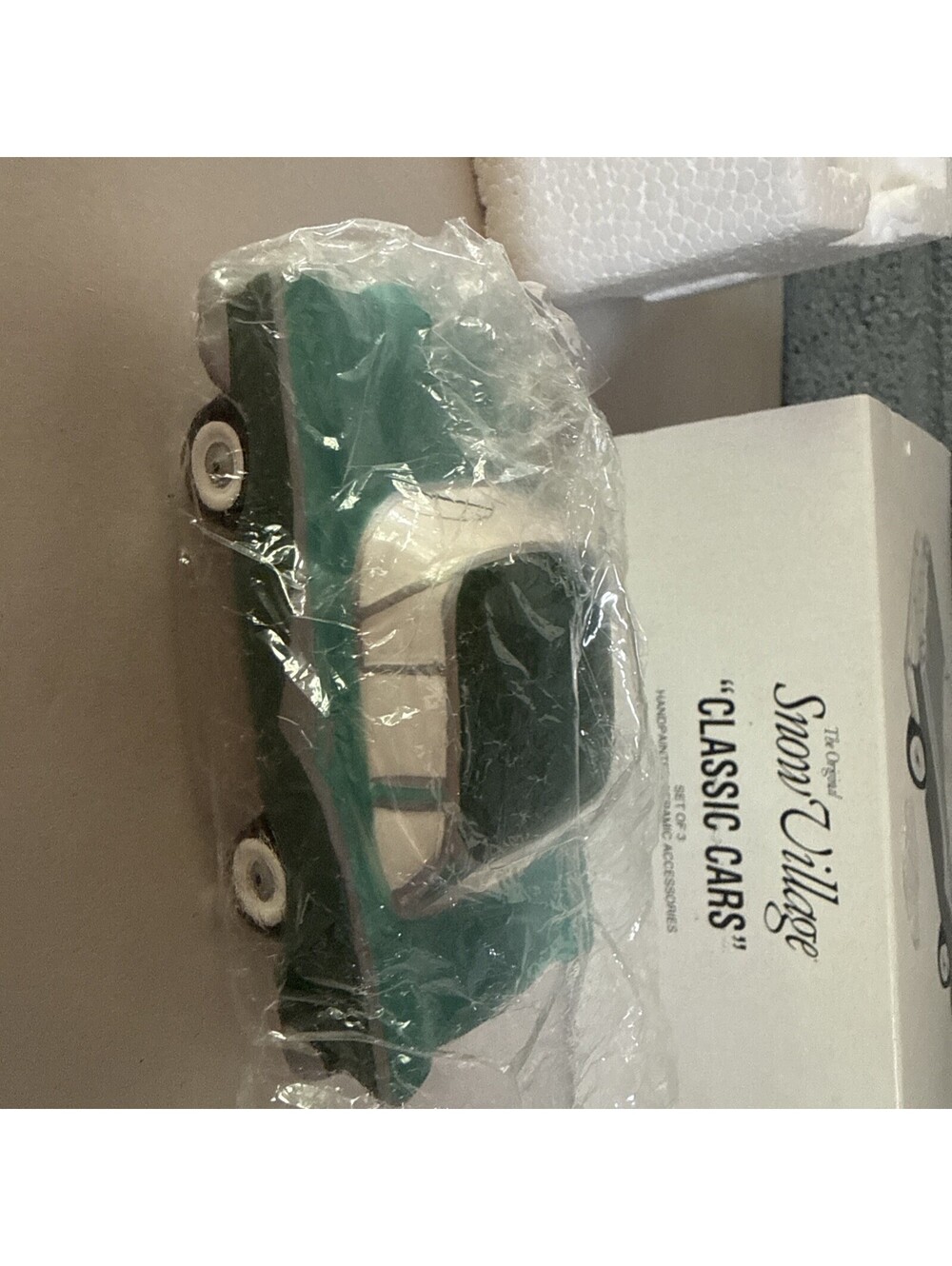 Department 56 Snow Village CLASSIC CAR Green Coupe 5457-7